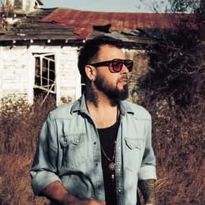 Jo James