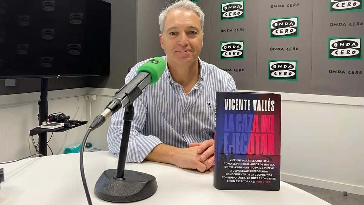Presentación de la novela 'La caza del ejecutor' de Vicente Vallés