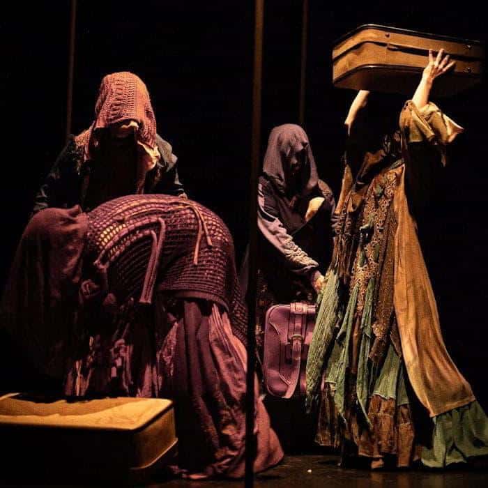 DesTROYAndo - Teatro del Cuervo