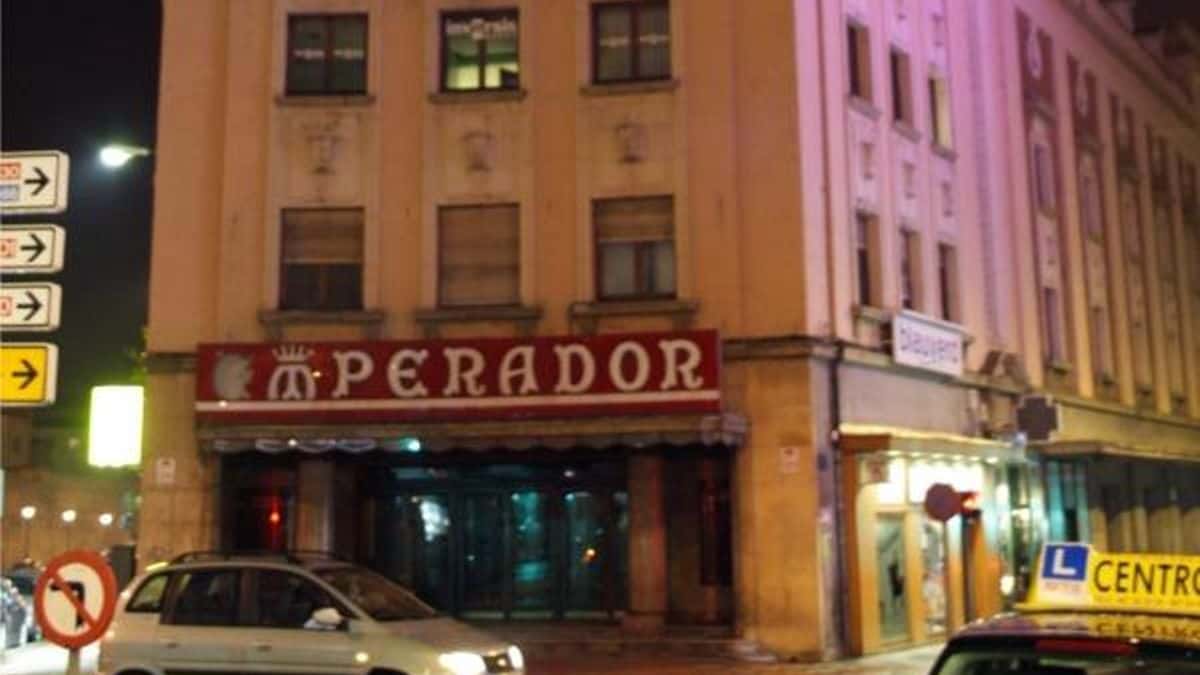 Cartelería leonesa: Juan Antonio Velasco y el Teatro Emperador