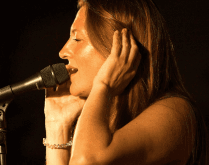 Actuación musical de Jazztwoman con Ruth Gómez