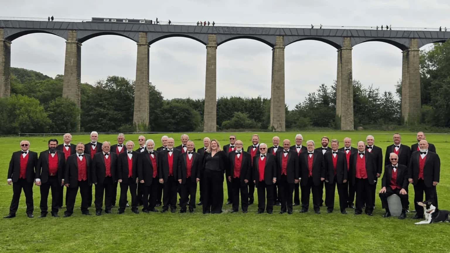 Fron Male Voice Choir and Oxford Welsh Male Voice Choir: Arches and Spires