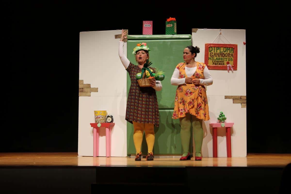 Esto es un poema, títeres y clown con Violeta y Péndula