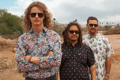 The Black Hole en directo
