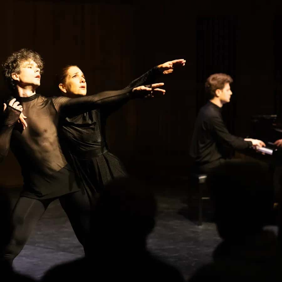Mozart: Bliss Beside Us