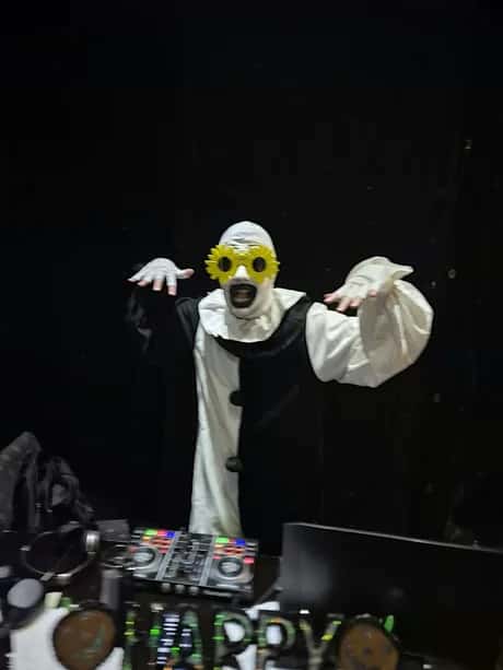 HALLOWEEN MASSAOKE & DISCO