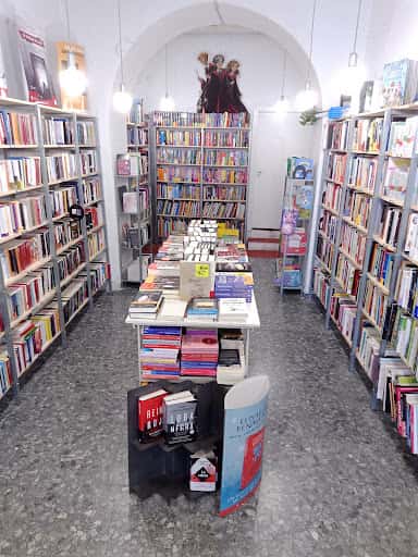 Librería Zorba, libros y cultura en la calle Larga