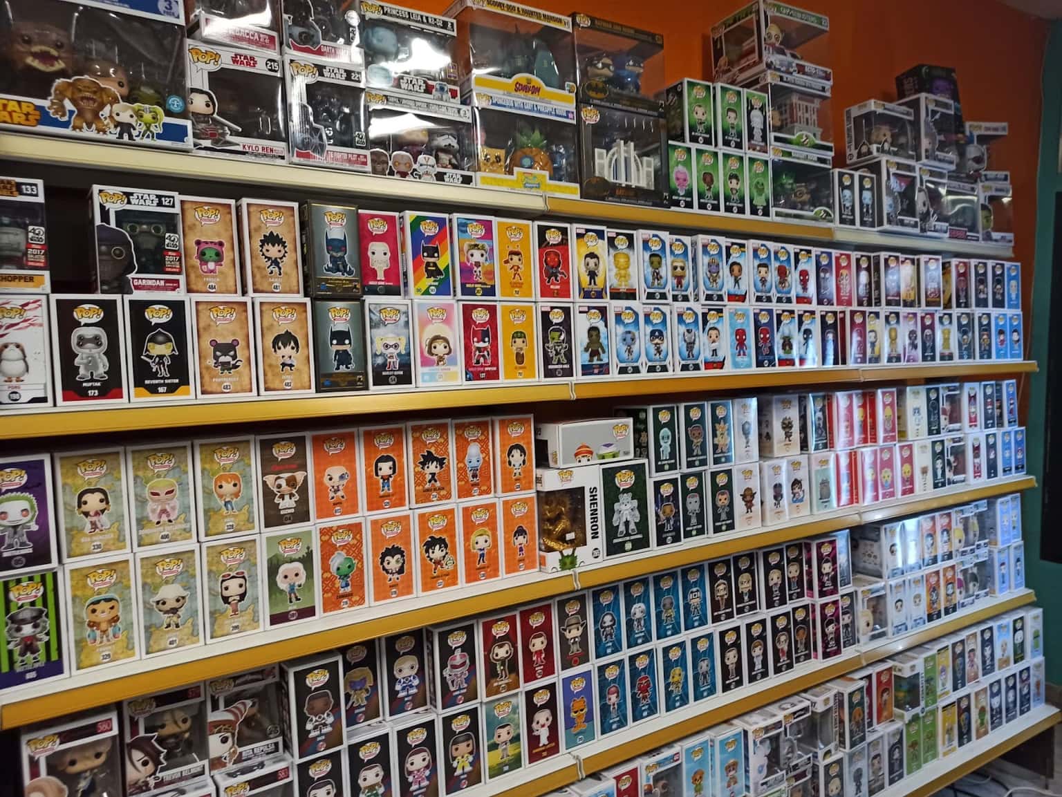 El Baúl de Pirus: tienda de coleccionismo en León