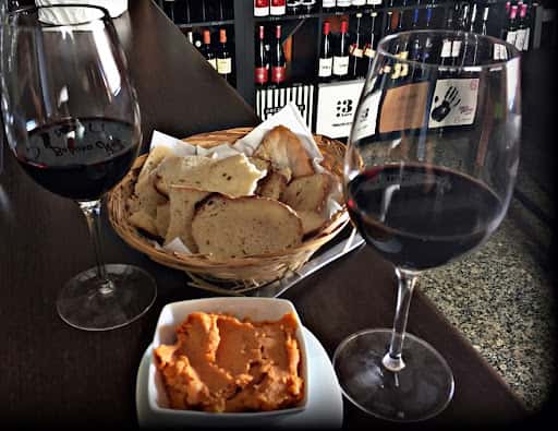 Vinoteca San Juan: vinos y tapas en Telde