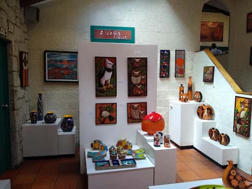 E. Vega Galeria/Taller: cerámica en Turi