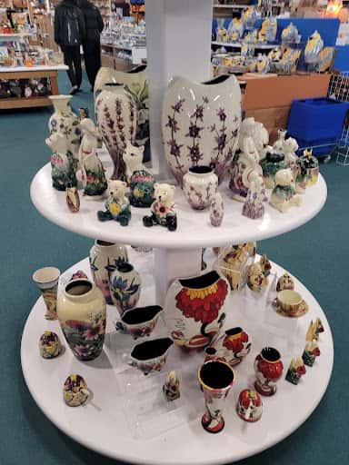 Studio Poole: ceramics, history and hands-on painting