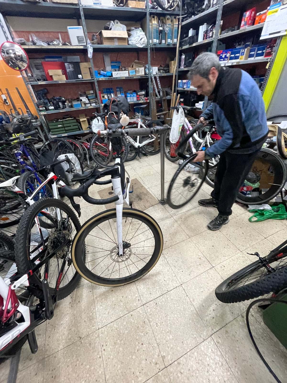 Bicicletas Cachuli: tienda y taller en Gijón