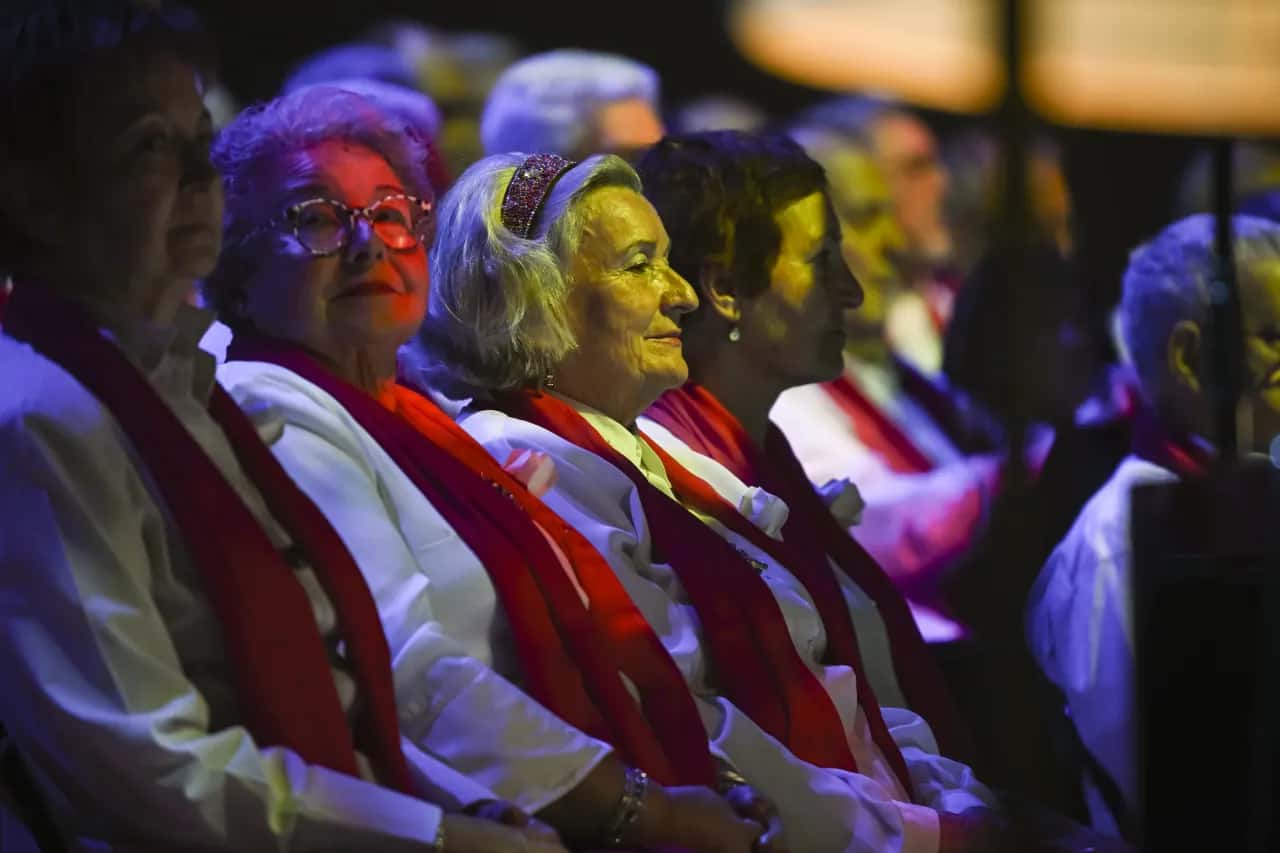 Canta Gran - Projecte de cant coral amb gent gran de la comarca: Espardenya blanca al peu