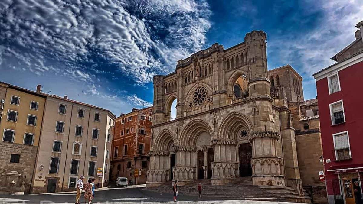 Día de la Catedral: Gerardo Rueda y la luz de Dante