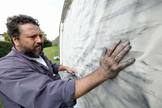 Fran Bobadilla calca la muralla en un lienzo de 60 metros