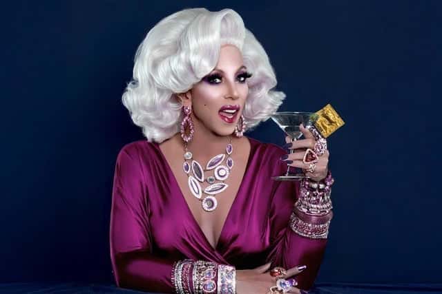 Goodnights Presents: Sherry Vine