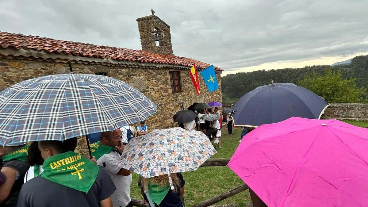 San Adriano en Castrillón: procesión, carpa y tradición