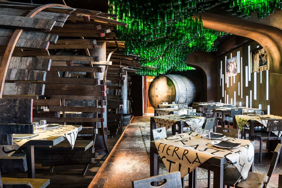 Comer en Tierra Astur Poniente: sidra y parrilla en Gijón