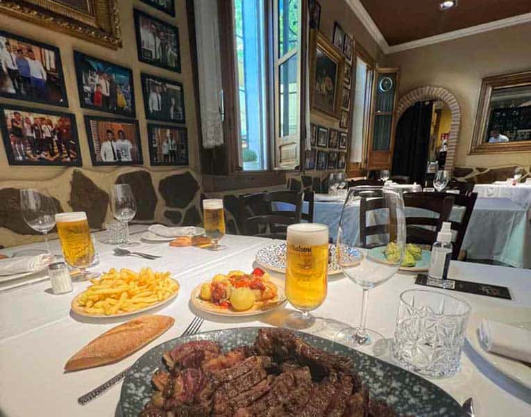 El Corral de la Abuela: asador junto a los Jardines Reales