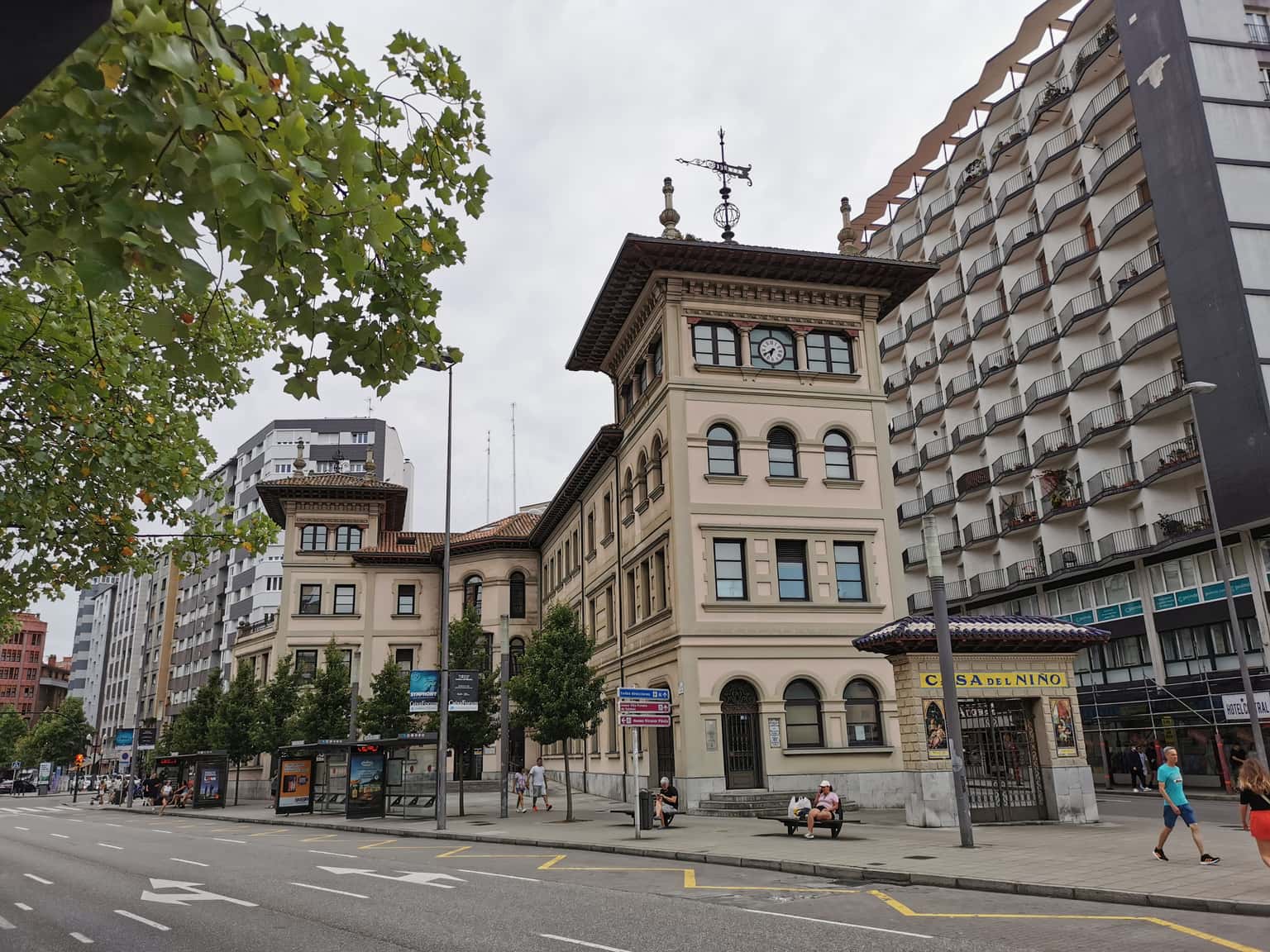Guía para visitar el interior de edificios en Gijón