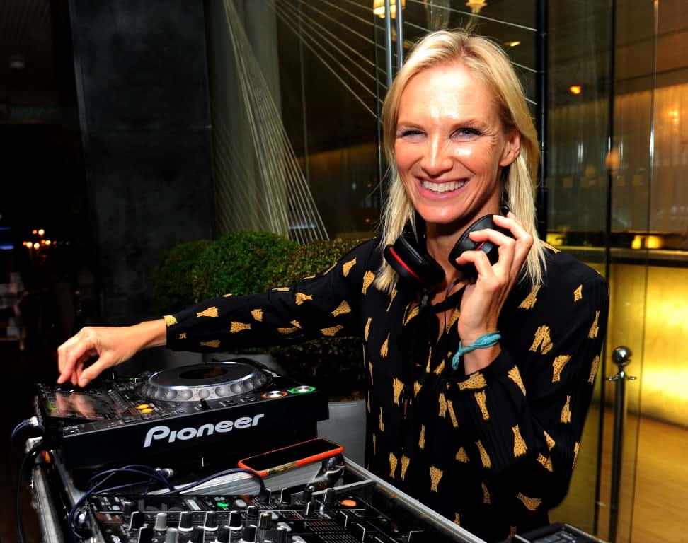 Jo Whiley's 90s Anthems
