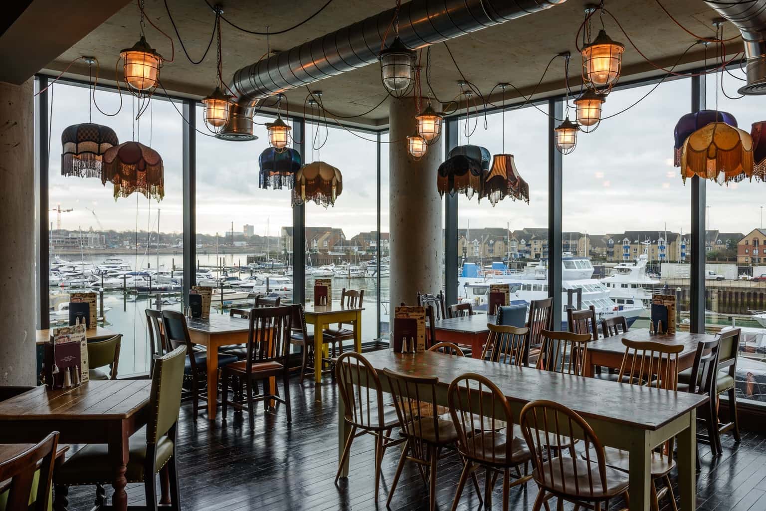 Maritimo Lounge: waterfront views in Ocean Village