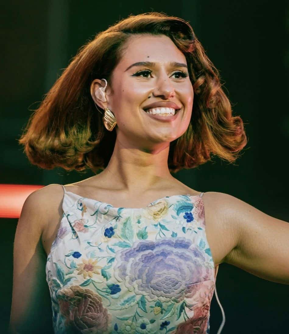 Raye: This Symphony May Contain Hope