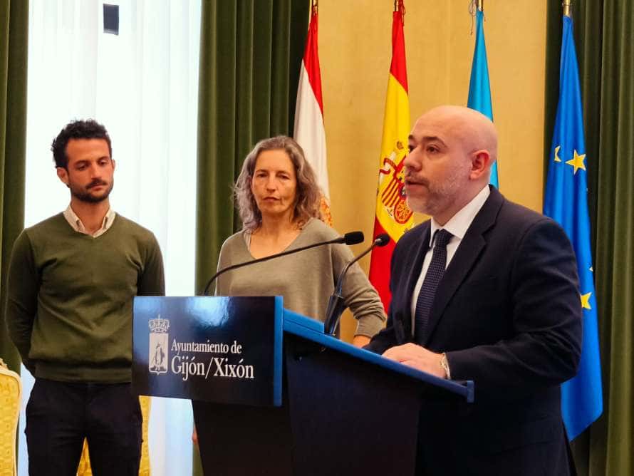 Jornada de plantación de árboles en el Solarón