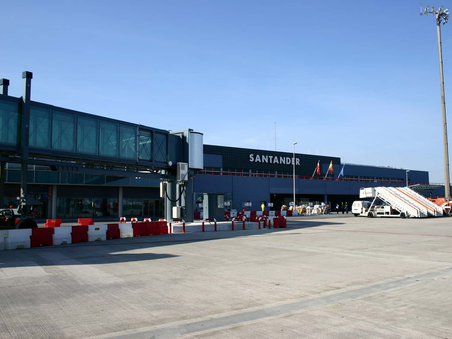 Nueva ruta directa de Santander a Tirana: guía práctica