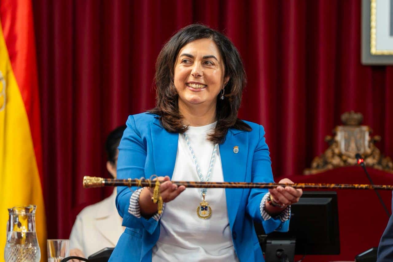 Charla de la alcaldesa Elena Candia sobre su trayectoria personal