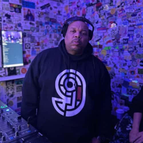 Volens Chorus: DJ Slugo