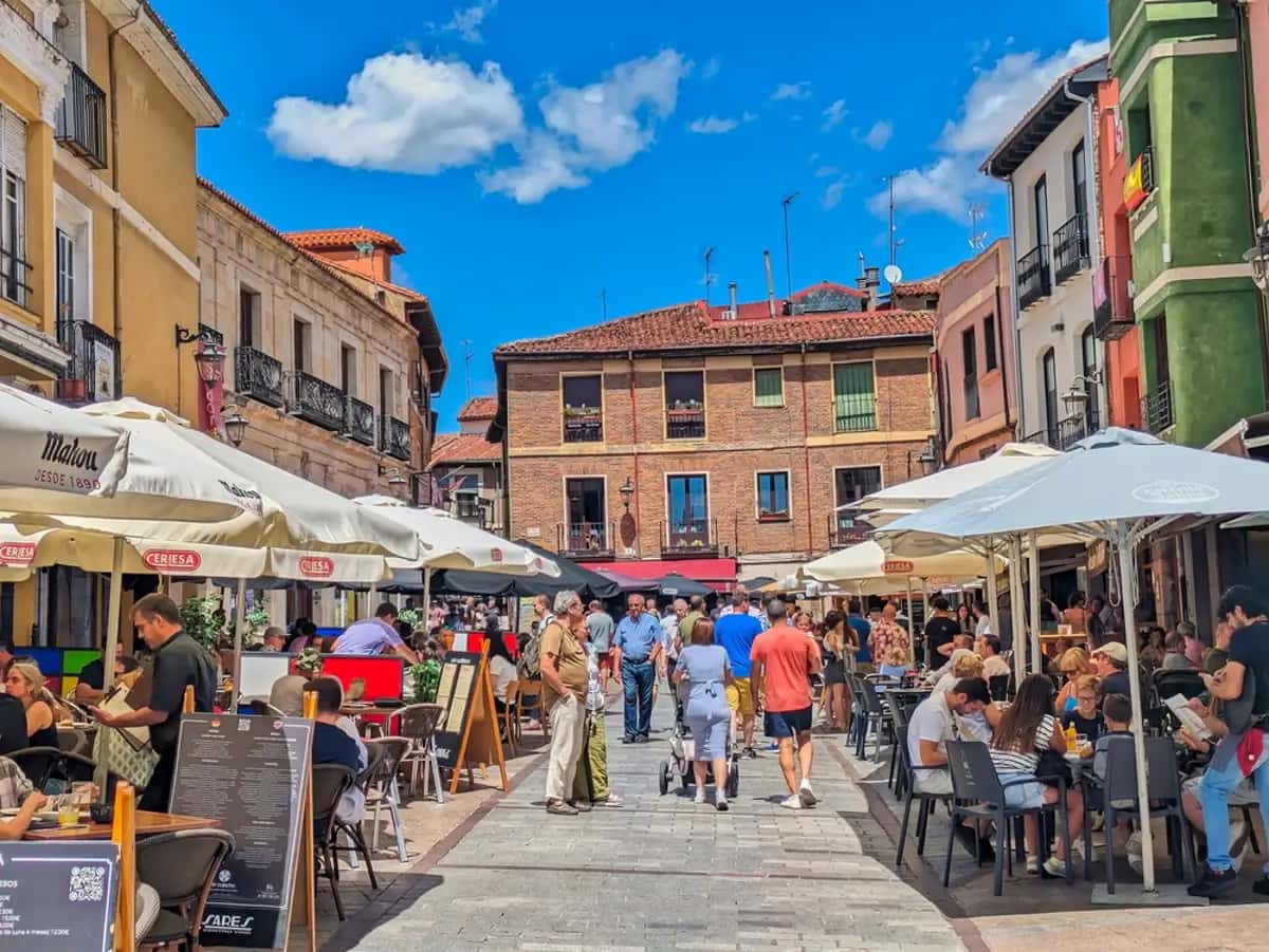 Barrio Húmedo de noche: guía para tapear en León