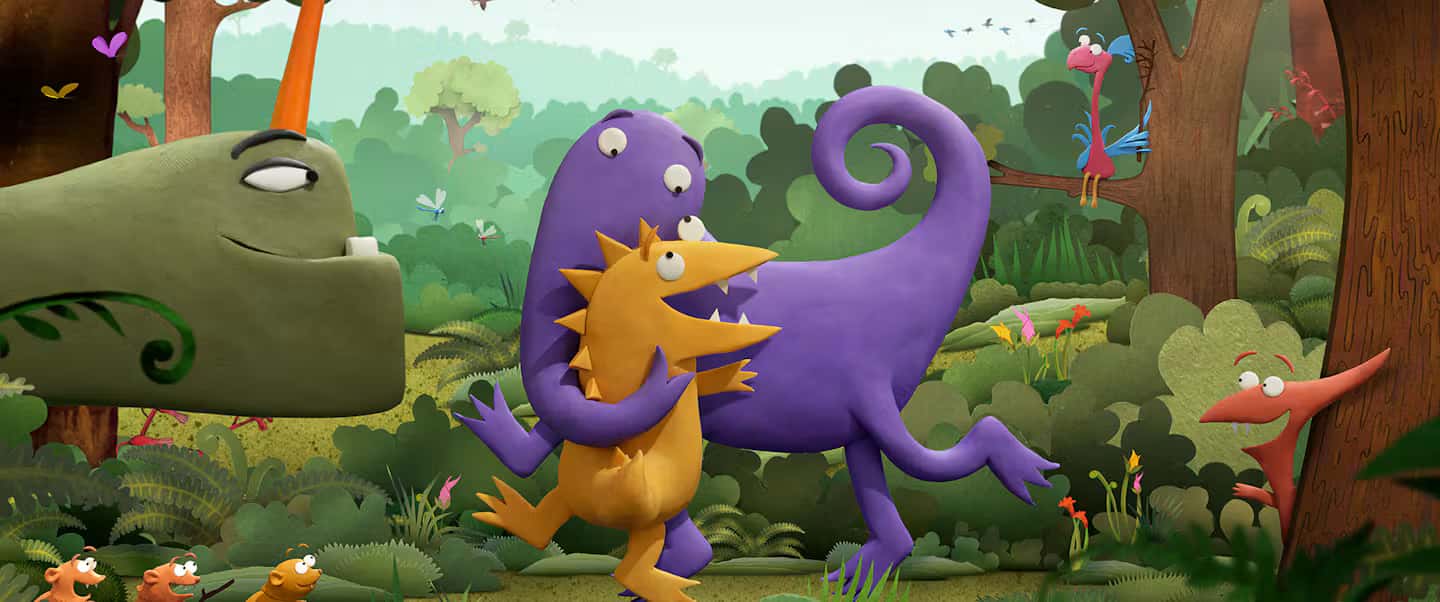 Kiri and Lou Go Raaa!