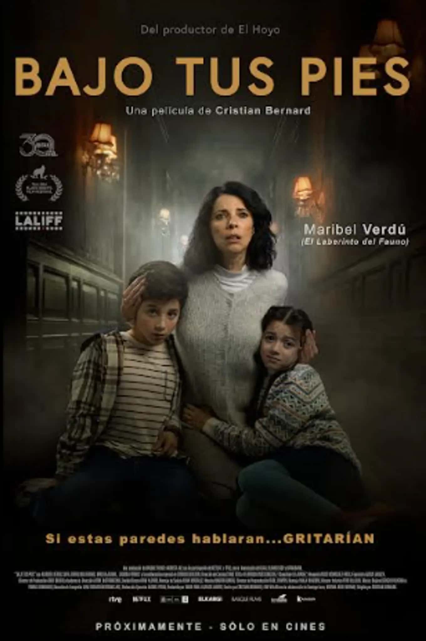 Proyección de 'Bajo tus pies' de Cristian Bernard