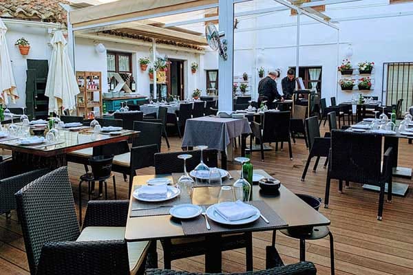 Aguatinta: cocina de mercado en la antigua casa de Alba