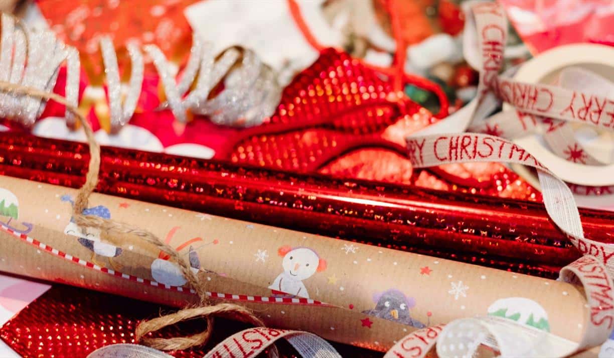 Wreaths, Mulled Wine & Mince Pies