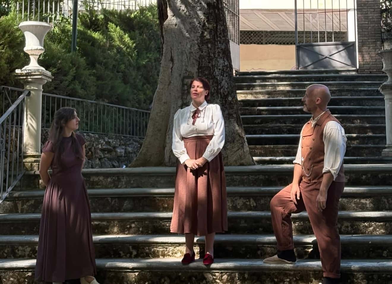 Visita poética Josefina Manresa, la mujer que sostuvo la palabra