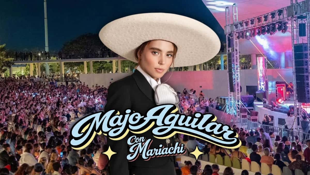 Majo Aguilar con el Mariachi Femenil Mérida 2000