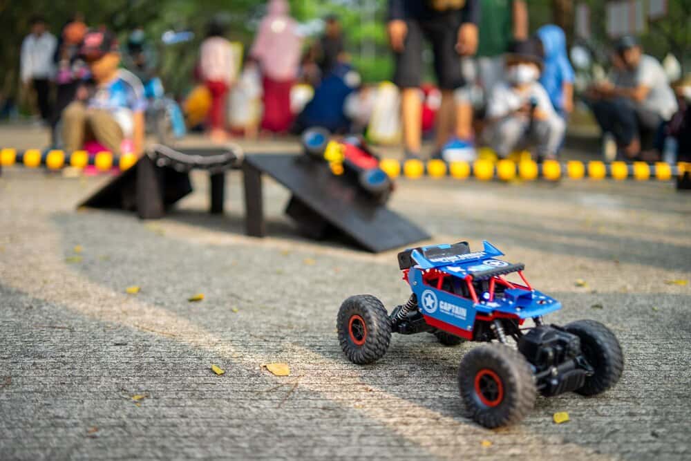 Houston RC: Cars, Crawling and Indoor Racing