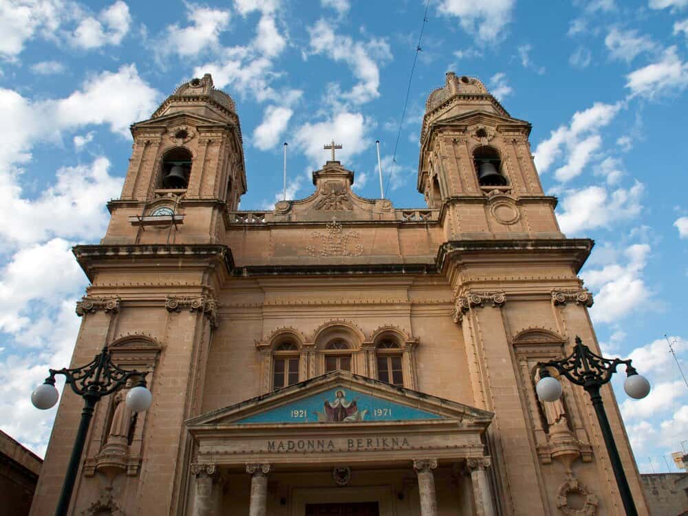 La Basílica de Colmenar estrena entorno renovado
