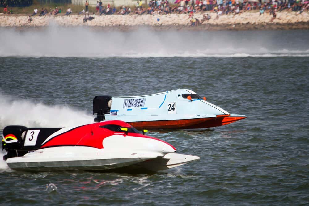 Lake Mac Action Fest: planes, powerboats and cars