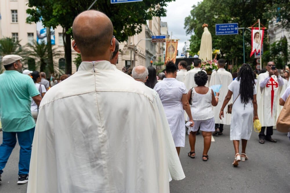Procesión en honor a la virgen de Fátima