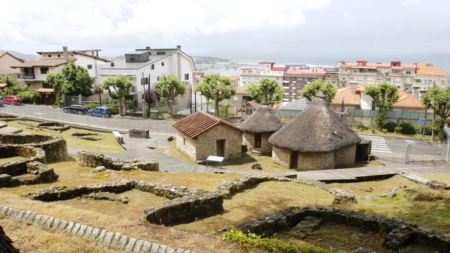 Visitas al Yacimiento Arqueol贸gico de O Castro