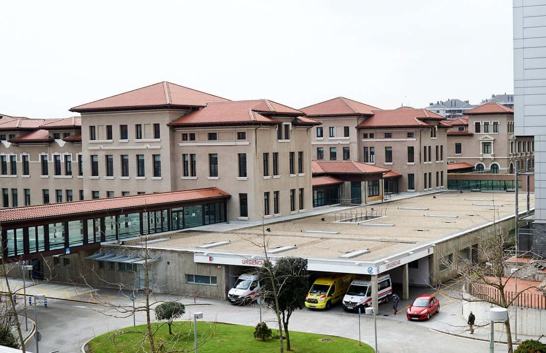 Concentraci贸n contra la OLA en la zona de Valdecilla