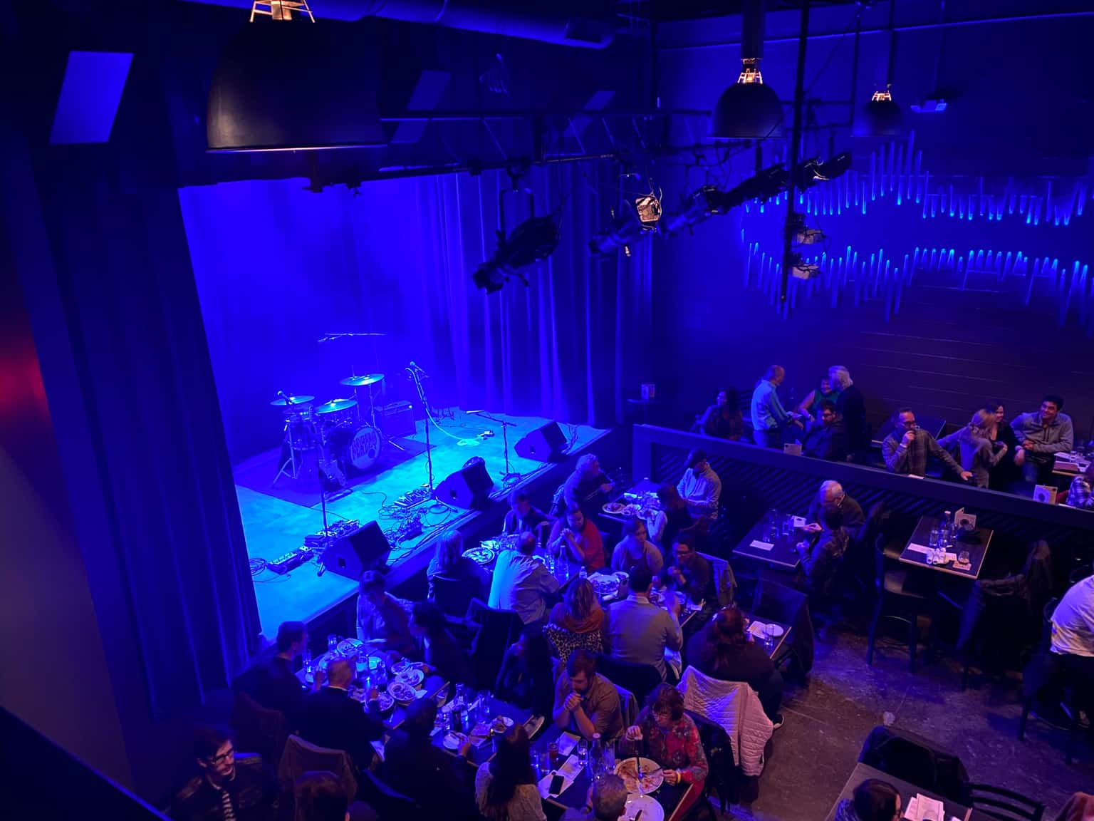Free Happening Hour Show: Swingin' n Shakin' with Whirlybirds