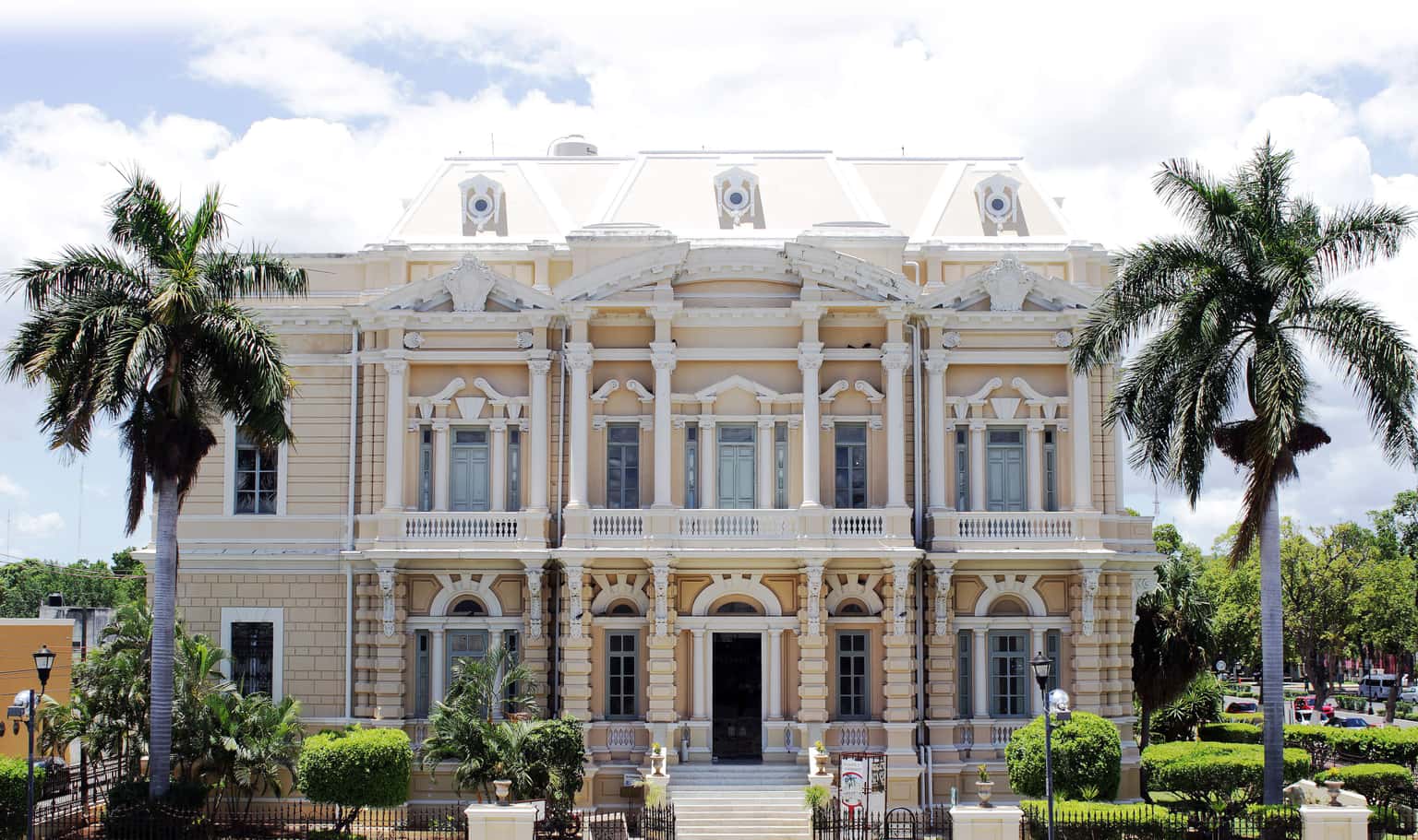 Museo Regional de Antropología, Palacio Cantón