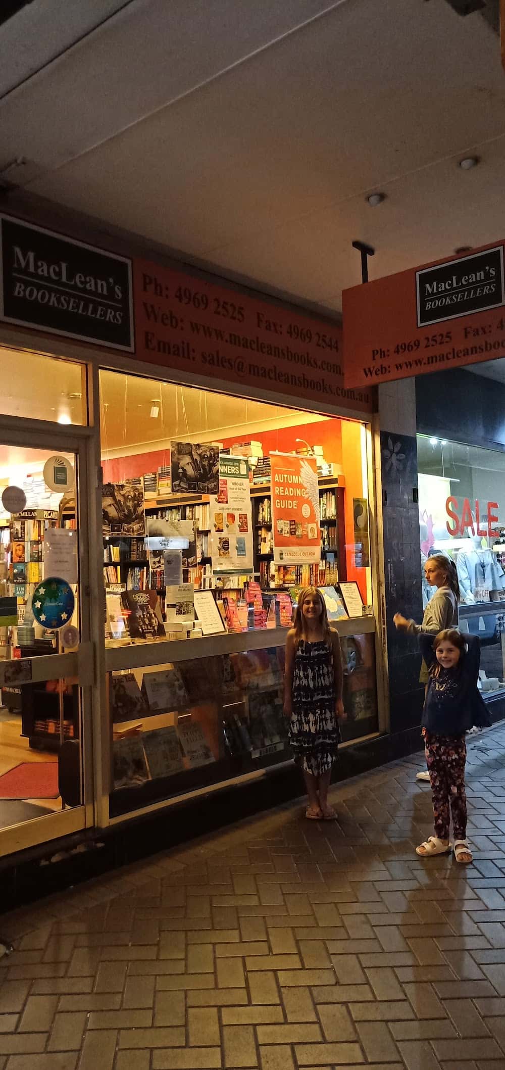 MacLean's Booksellers