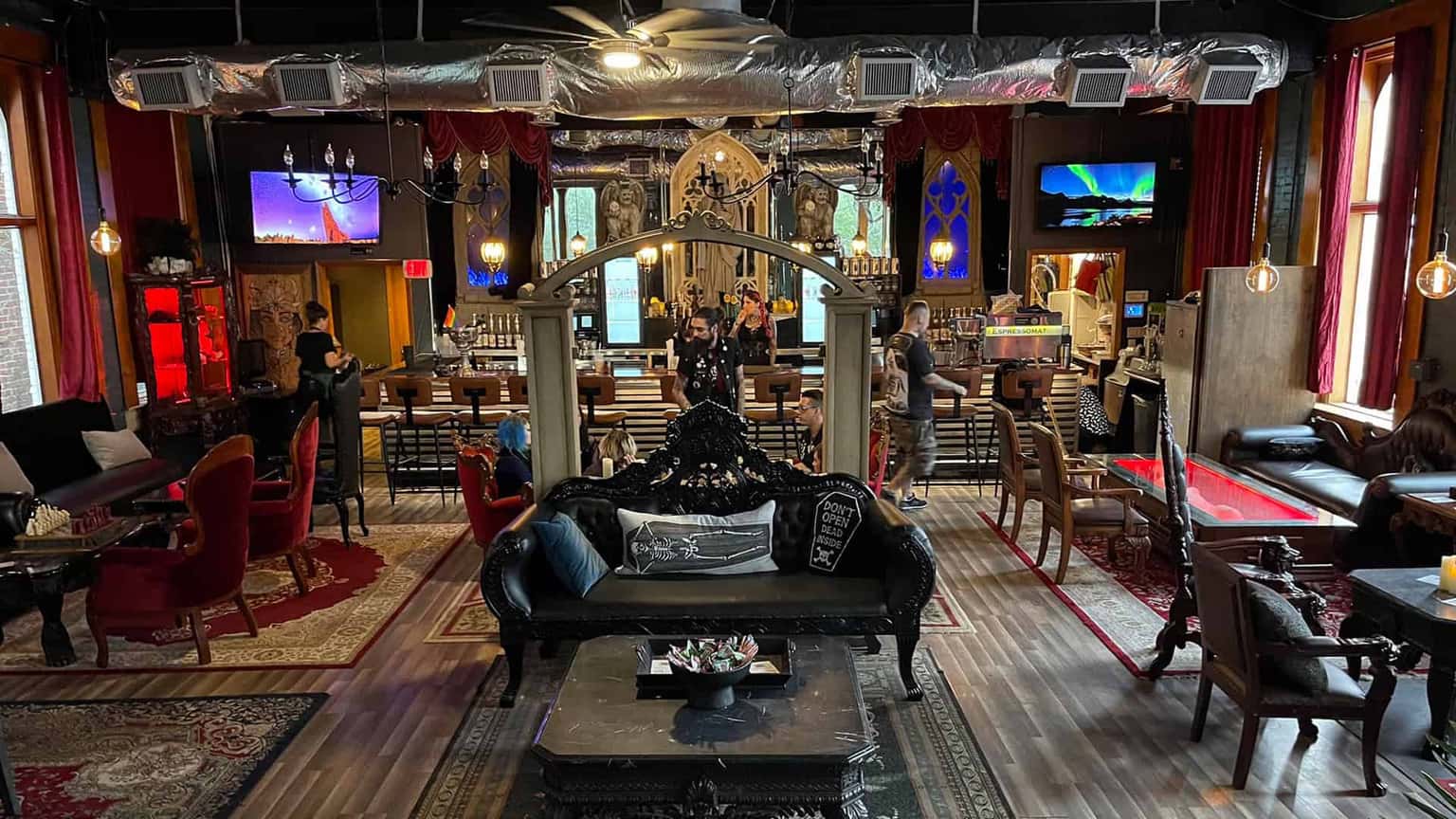SpookEasy Lounge