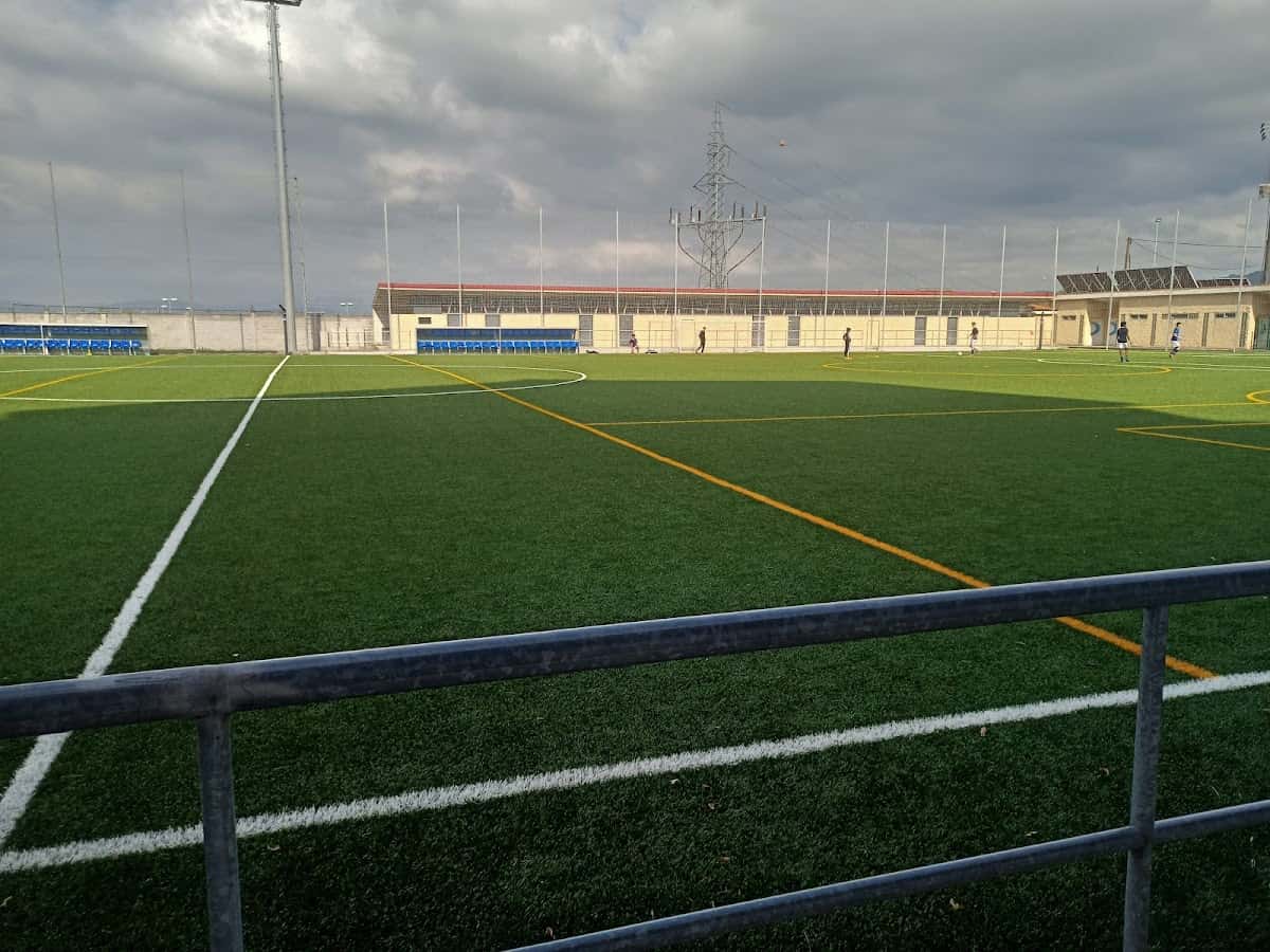 Partido de fútbol femenino: UD San Julián de los Prados contra Club Deportivo Frida