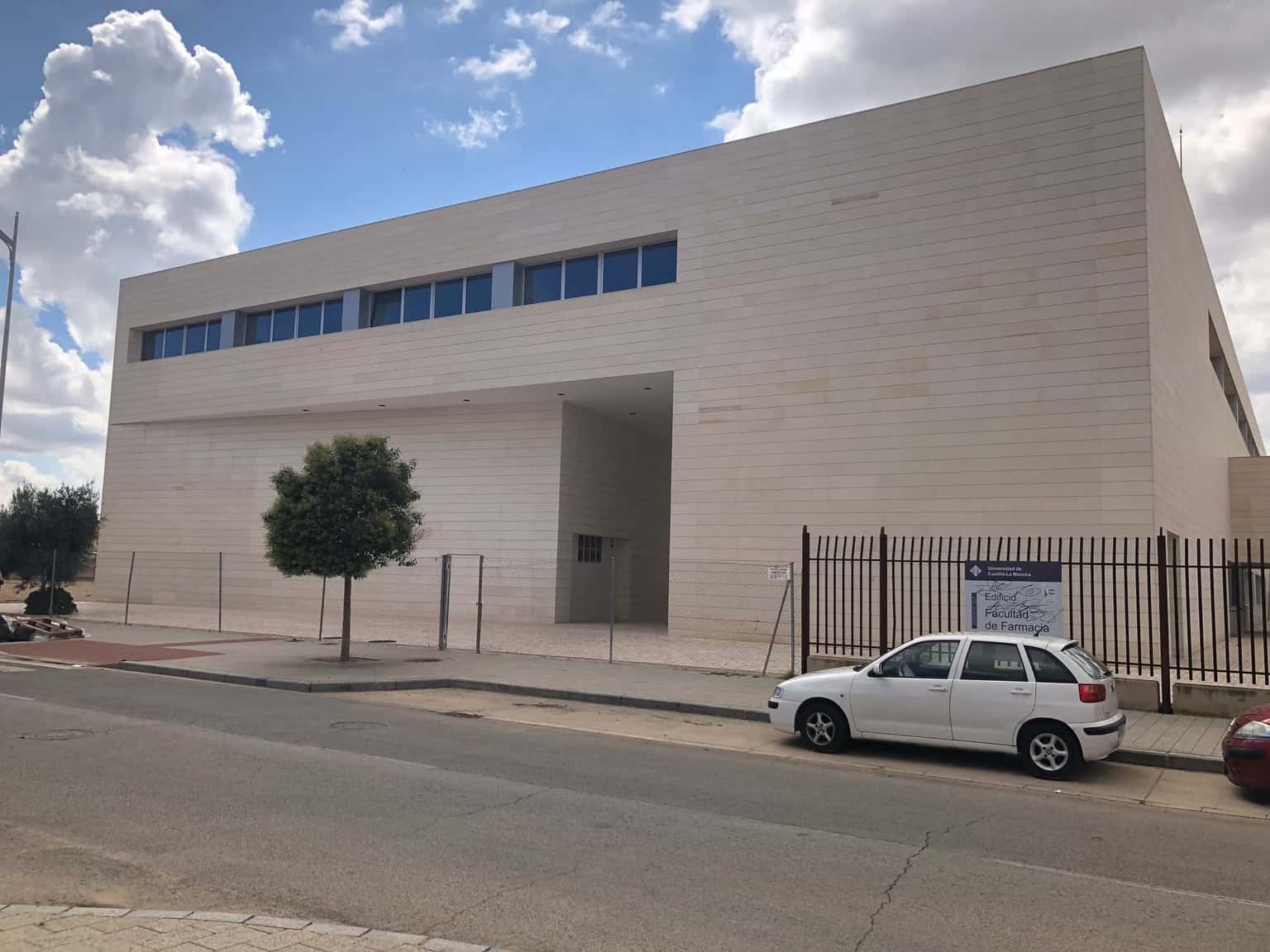 Facultad de Farmacia de Albacete - Universidad de Castilla-La Mancha